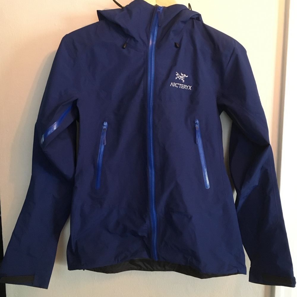 Arc’teryx Women’s Beta LT Hybrid Gore-Tex Shell | Waterproof Hiking | Size XS